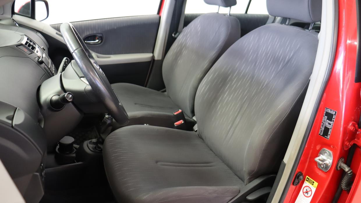 TOYOTA Yaris 2009