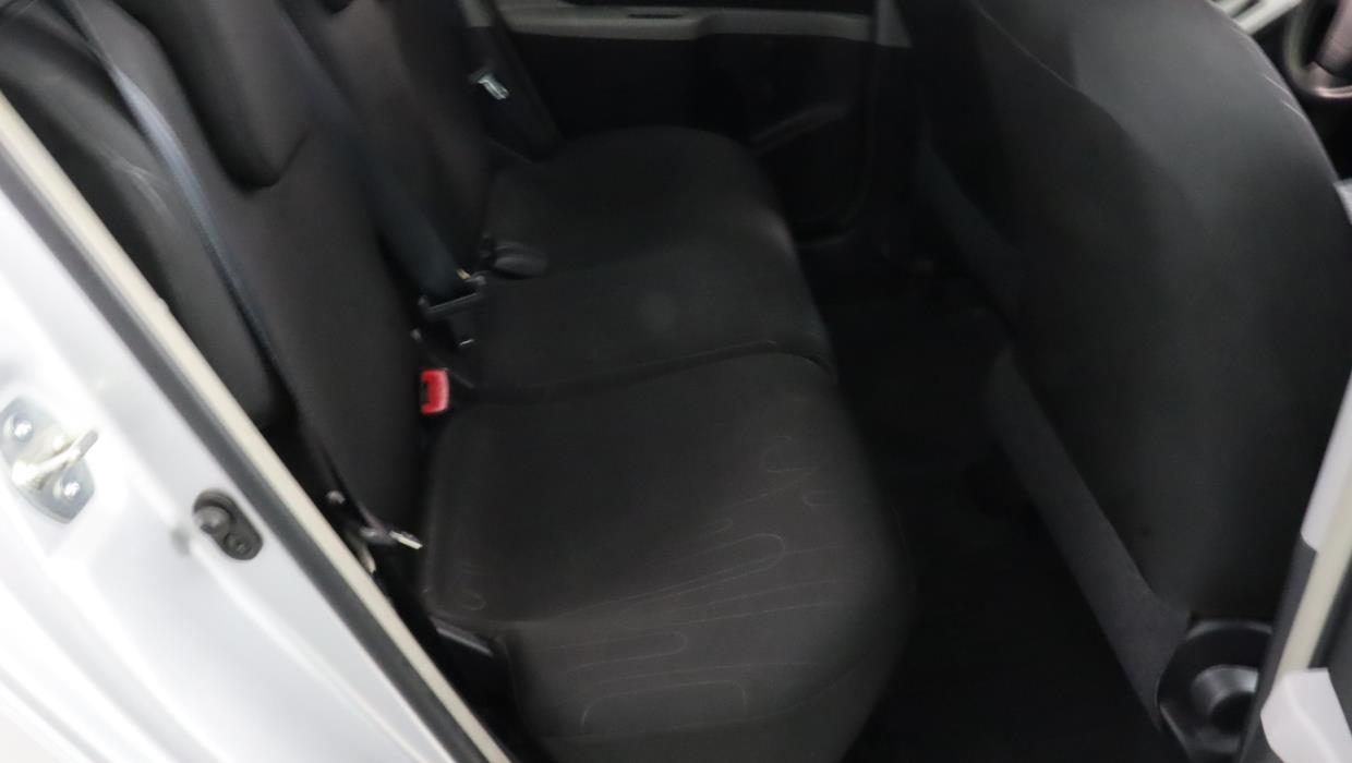 TOYOTA Yaris 2011