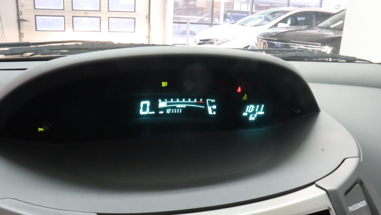 TOYOTA Yaris 2011