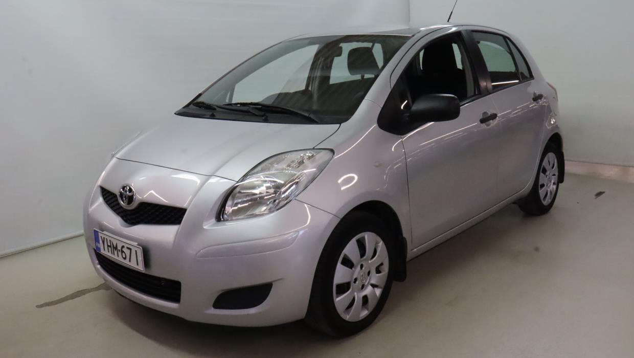 TOYOTA Yaris 2011