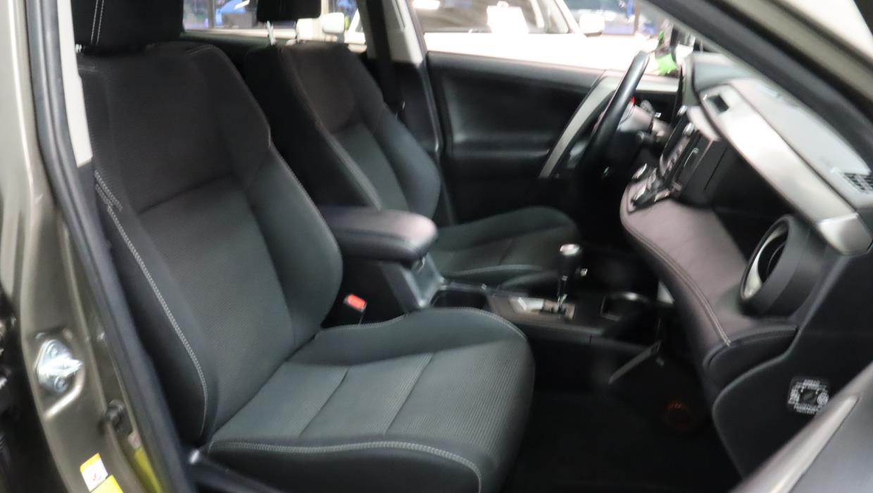 TOYOTA RAV4 2018