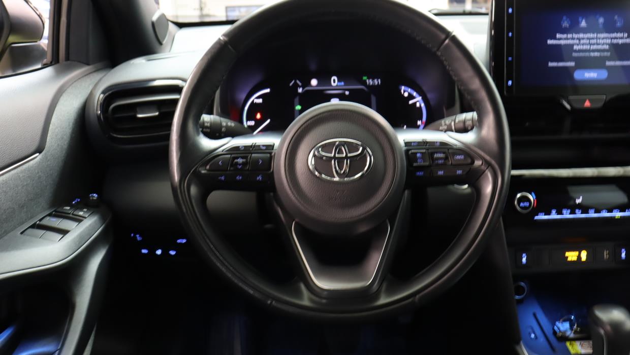 TOYOTA Yaris Cross 2022