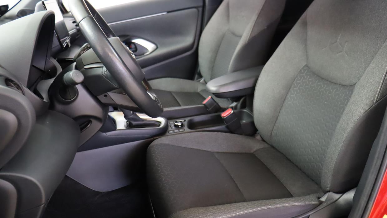 TOYOTA Yaris Cross 2022