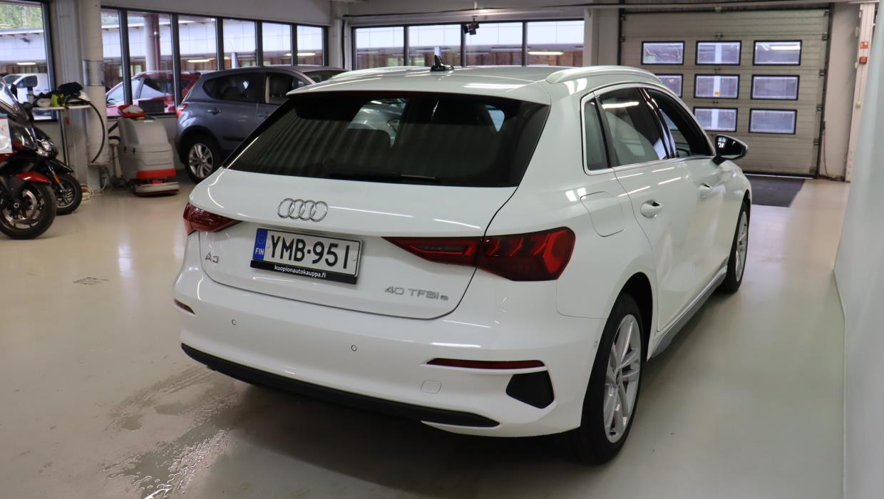 AUDI A3 2023