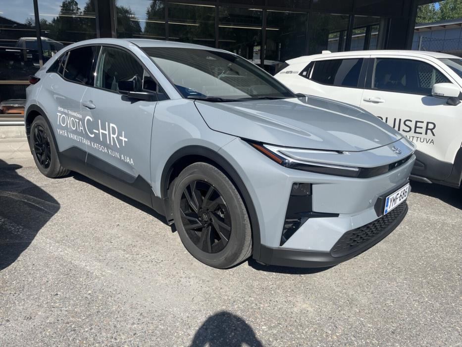 TOYOTA C-HR+ 2026