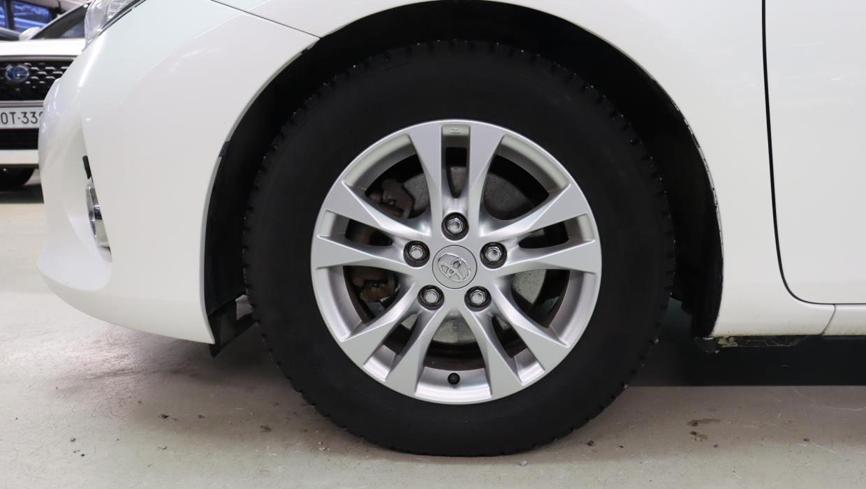TOYOTA Auris 2013