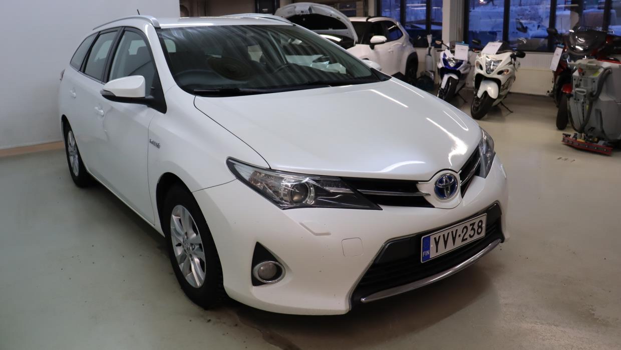 TOYOTA Auris 2013