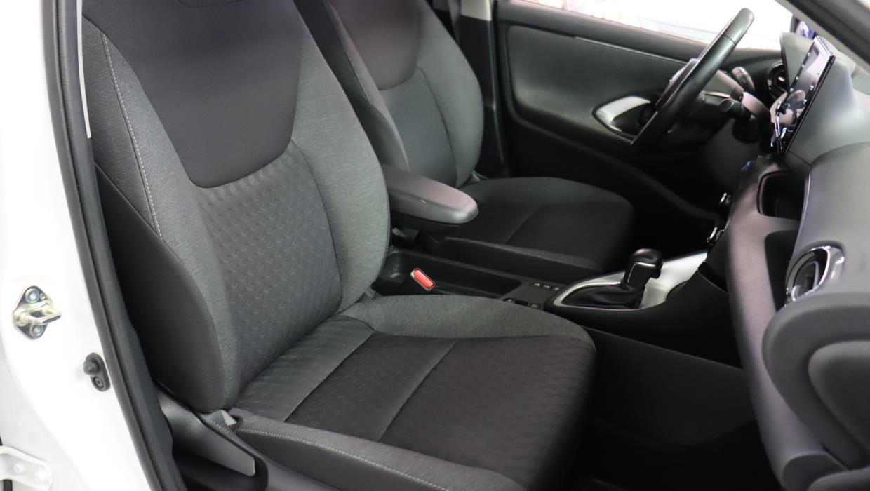 TOYOTA Yaris 2021