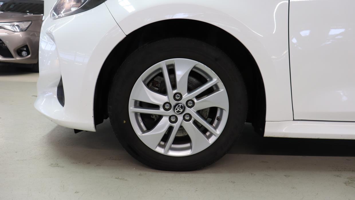 TOYOTA Yaris 2021