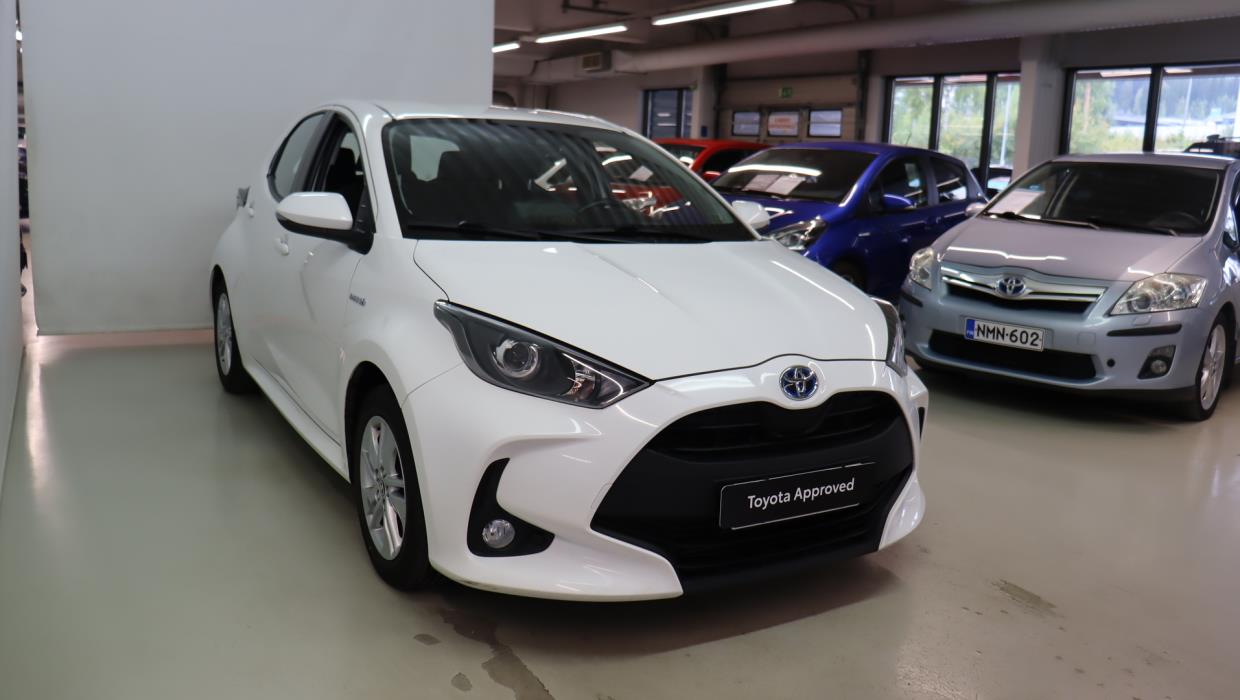 TOYOTA Yaris 2021