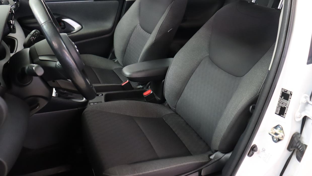 TOYOTA Yaris 2021