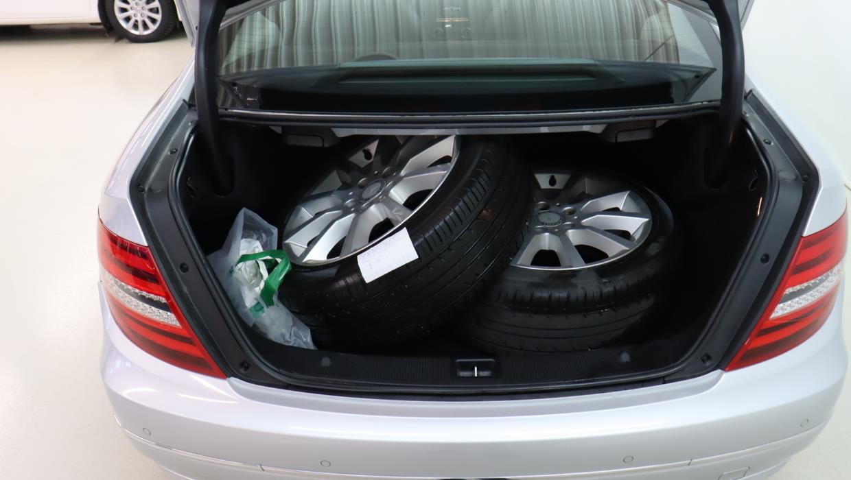 MERCEDES-BENZ C 2012