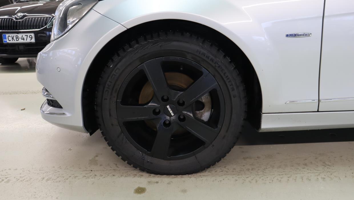 MERCEDES-BENZ C 2012