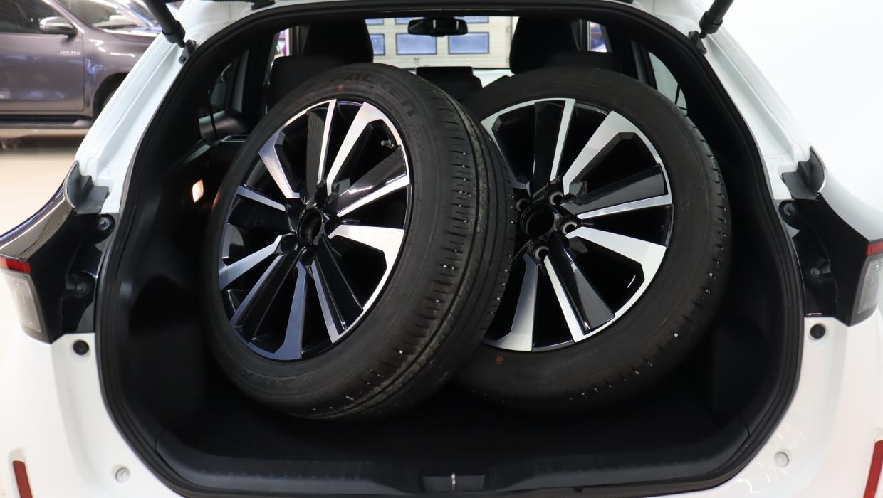 TOYOTA Yaris Cross 2024