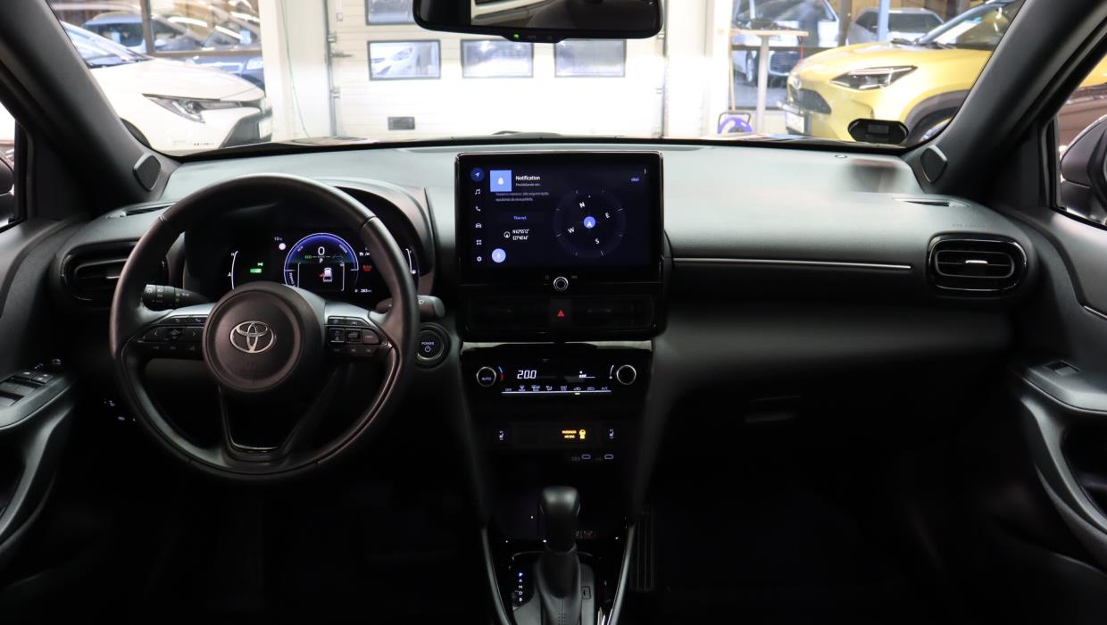 TOYOTA Yaris Cross 2024