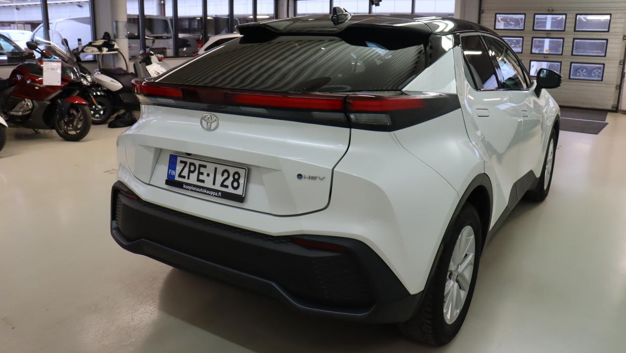 TOYOTA C-HR 2024