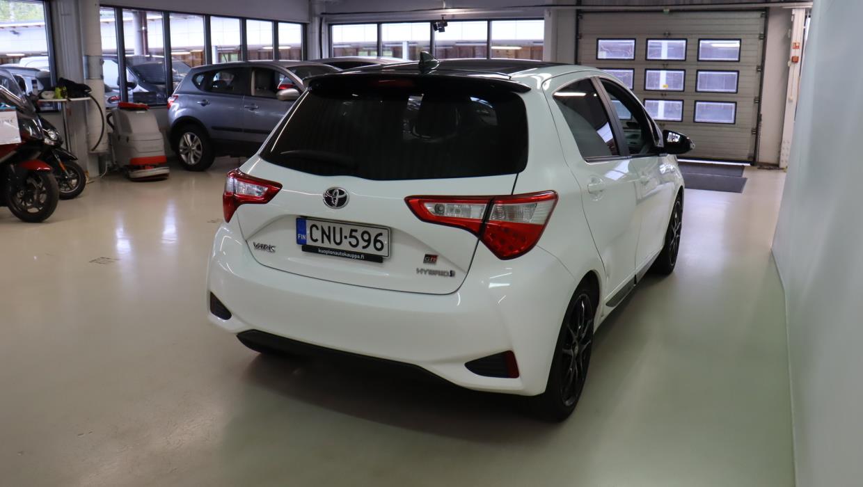 TOYOTA Yaris 2019