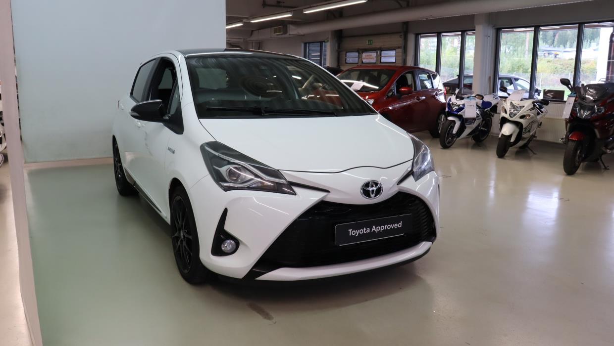 TOYOTA Yaris 2019
