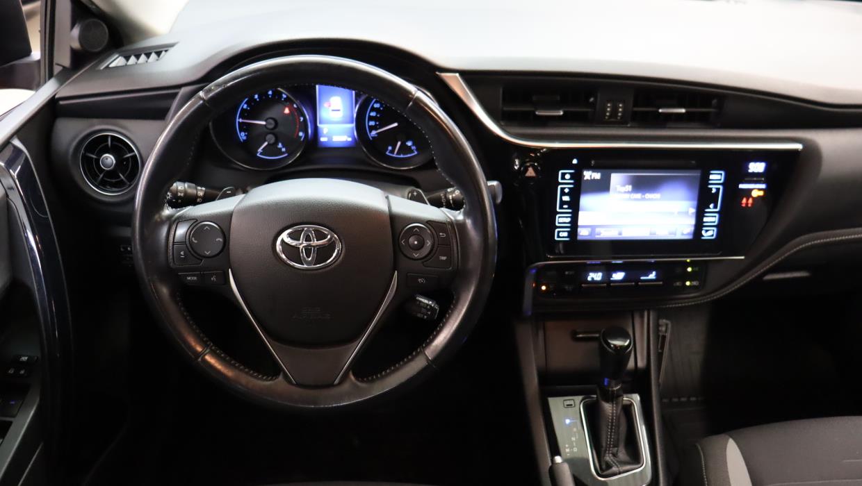 TOYOTA AURIS 2015