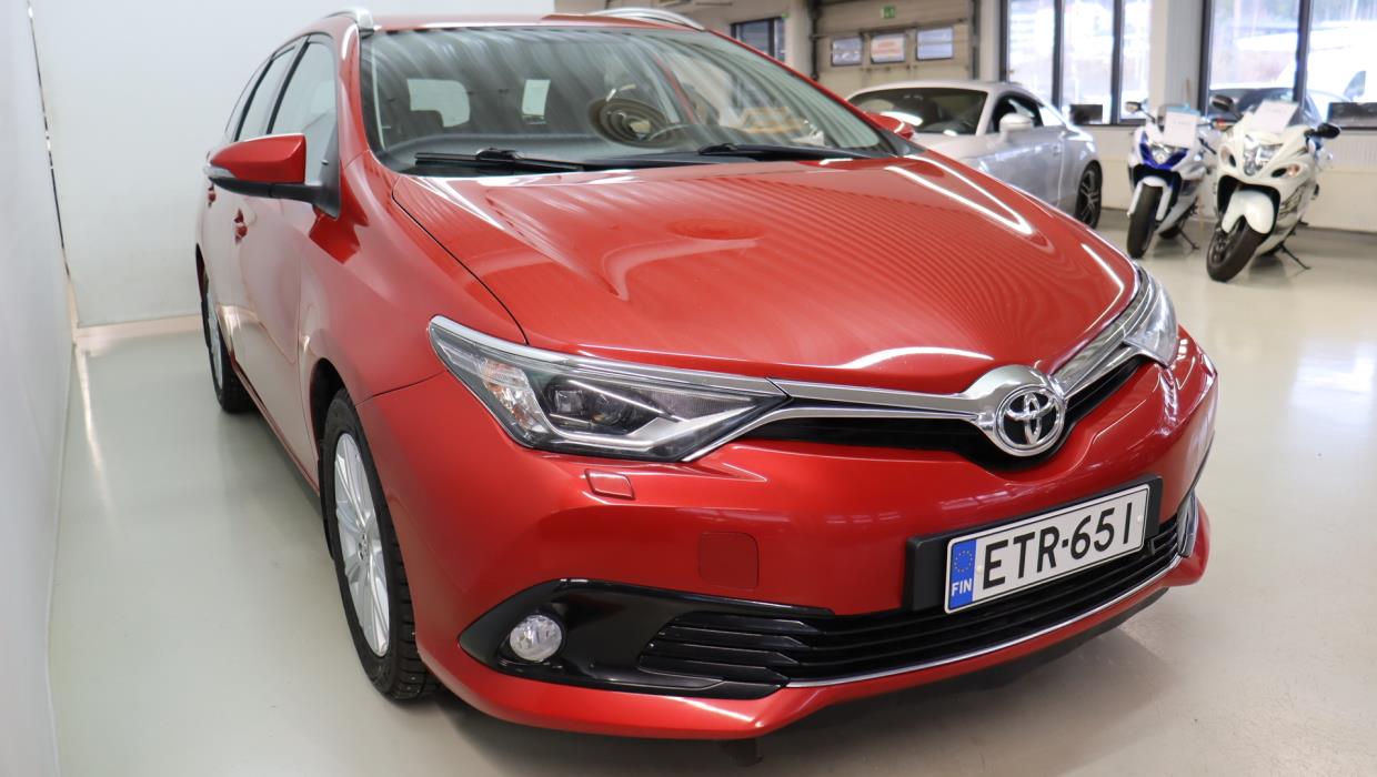 TOYOTA AURIS 2015