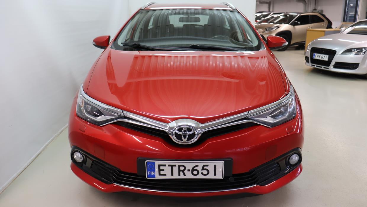 TOYOTA AURIS 2015
