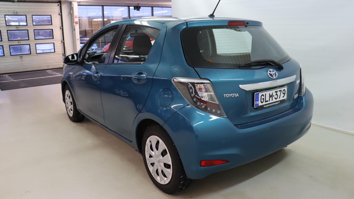 TOYOTA Yaris 2013