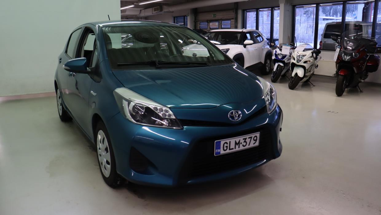 TOYOTA Yaris 2013
