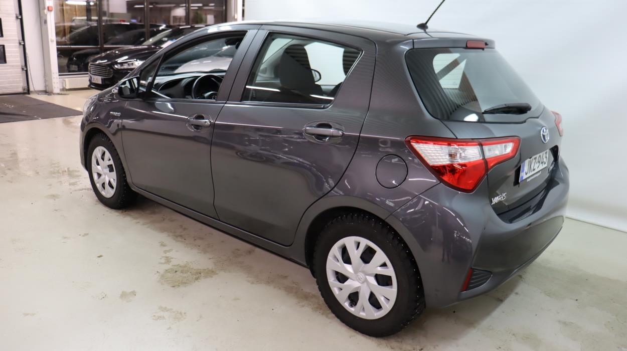 TOYOTA Yaris 2018