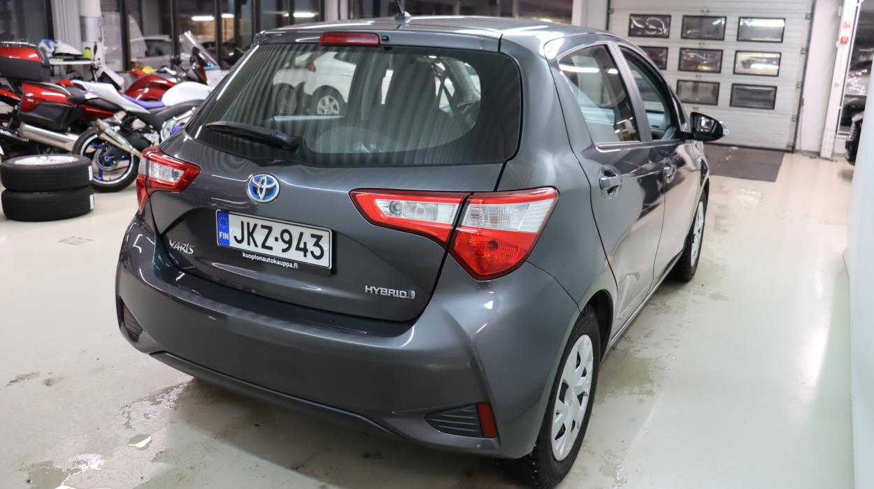 TOYOTA Yaris 2018