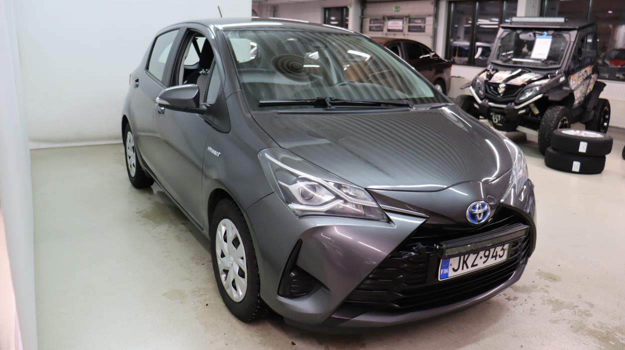 TOYOTA Yaris 2018