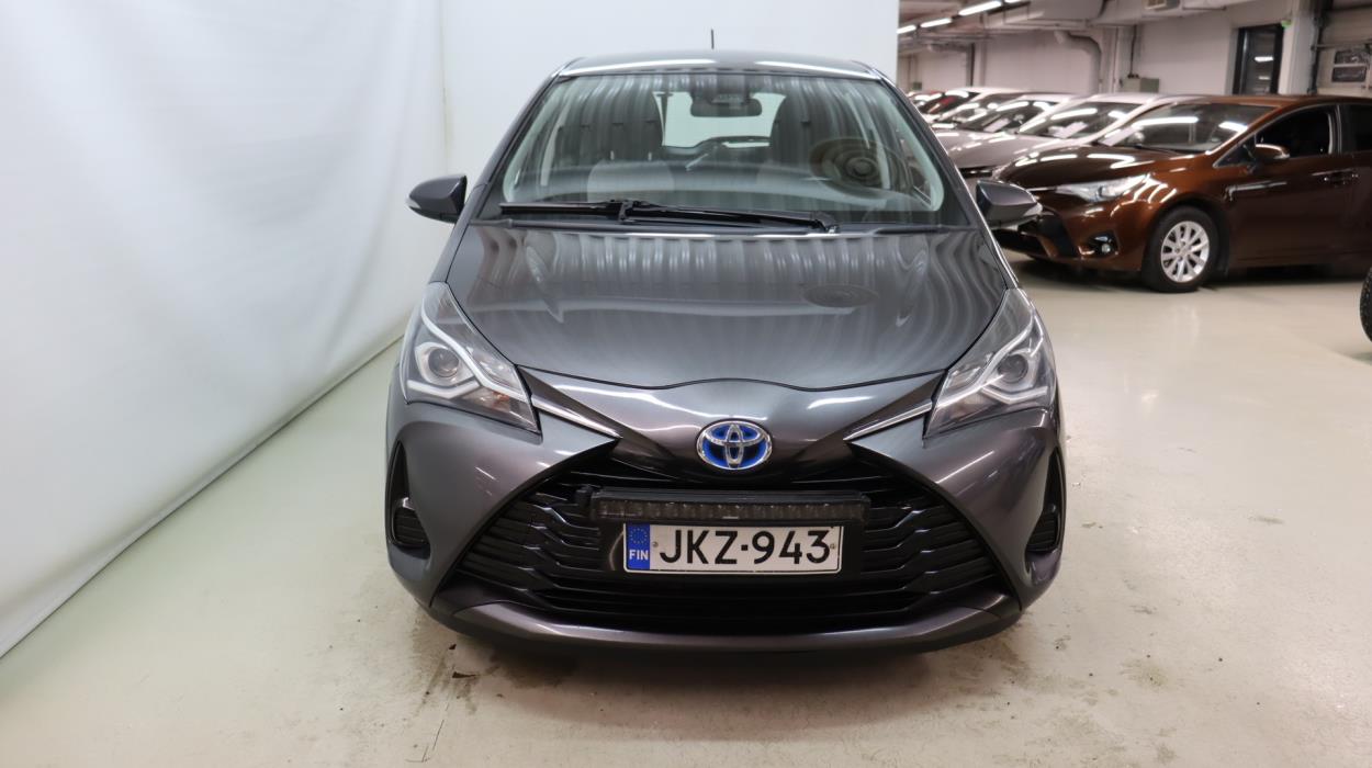 TOYOTA Yaris 2018