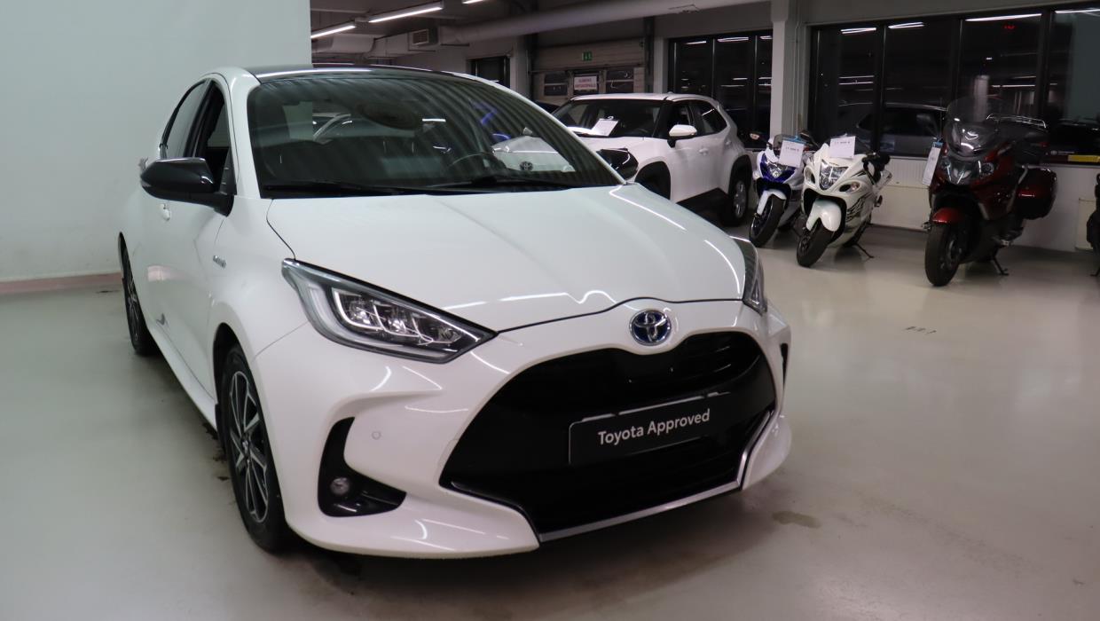 TOYOTA Yaris 2021