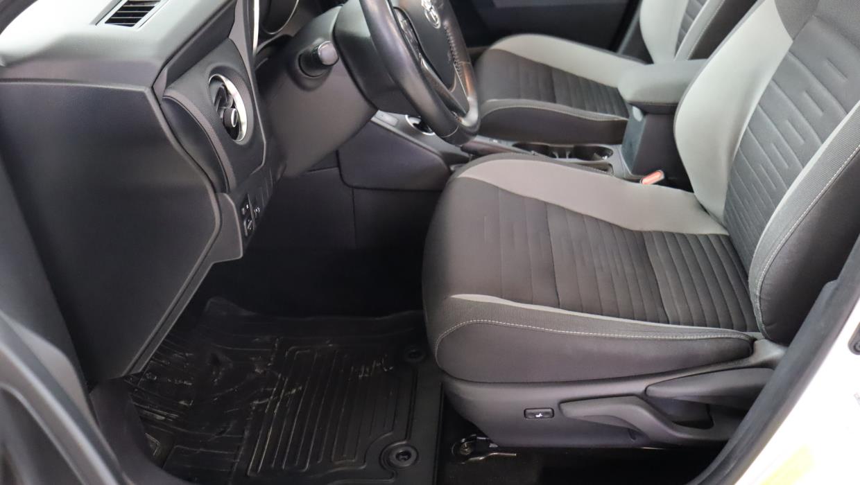 TOYOTA Auris 2017