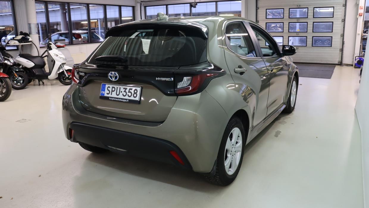 TOYOTA Yaris 2023