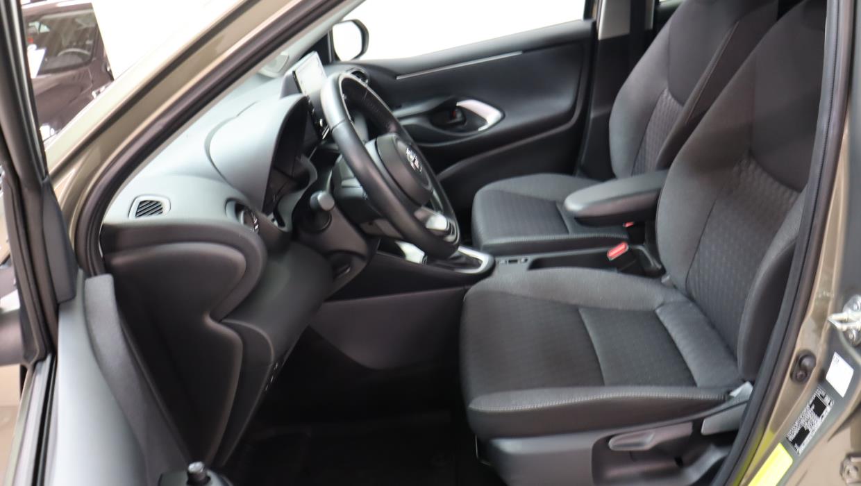 TOYOTA Yaris 2023