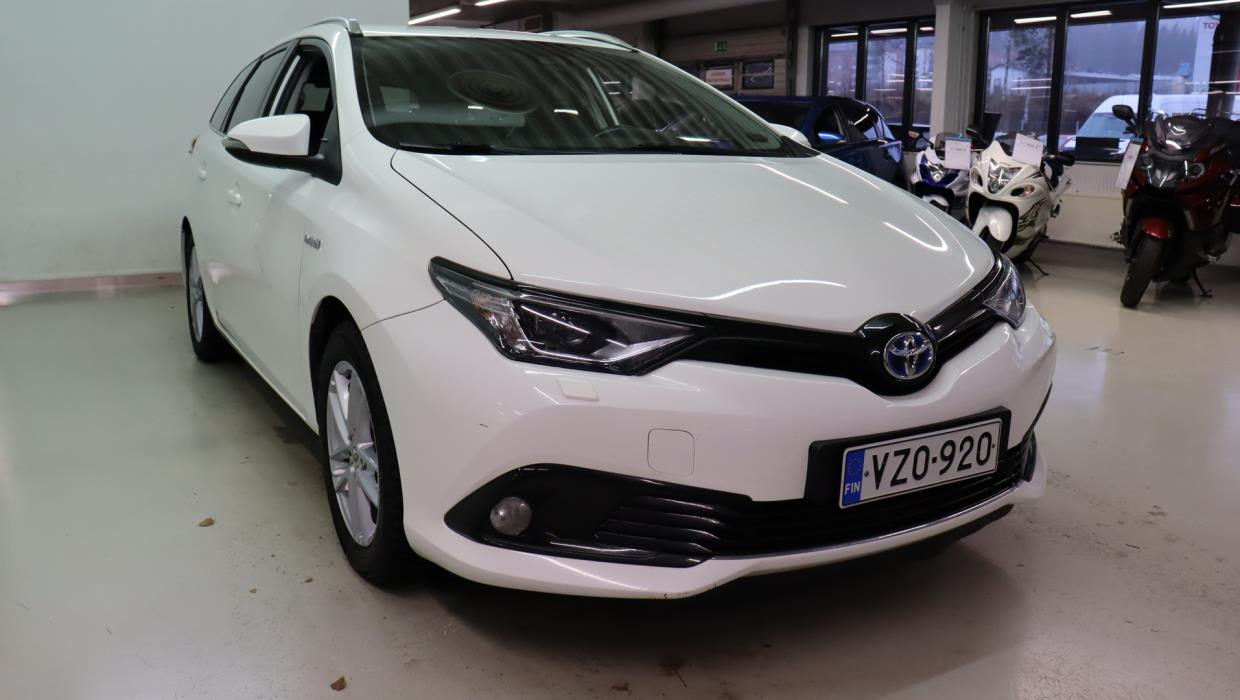 TOYOTA Auris 2017